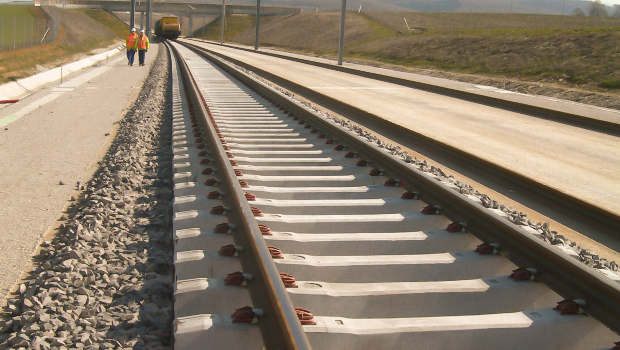 Stradal Ferroviaire accélère sur la traverse monobloc