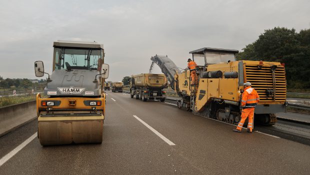 Des machines Wirtgen rénovent l'échangeur de la Frankfurter Kreuz