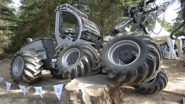 Euroforest : fendeuse à vis pour Escomel - Construction Cayola