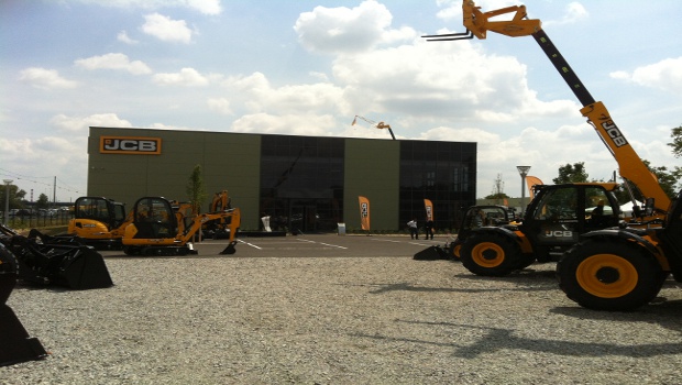 JCB Lyomat inaugure ses nouveaux locaux