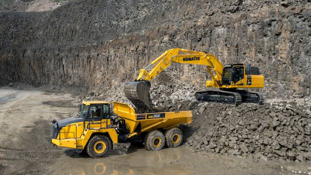 Komatsu inaugure sa dernière pelle lourde, la PC490-11