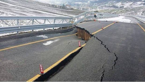 Sicile : un viaduc inauguré à Noël s'effondre !