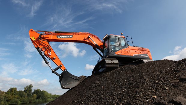 Doosan : nouvelle pelle sur chenilles de 25 t