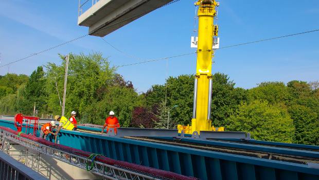 Un pont ferroviaire déconstruit et reconstruit en 96h