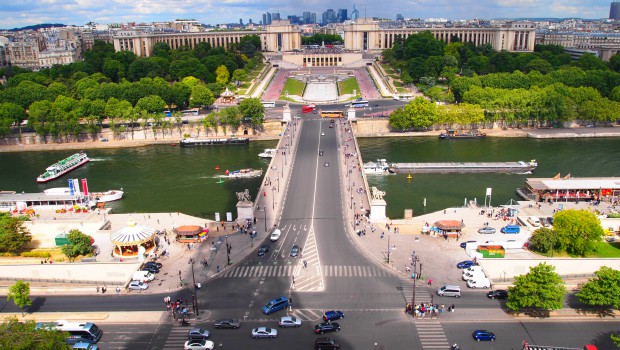 À Paris, le Pont d'Iéna reprend des forces