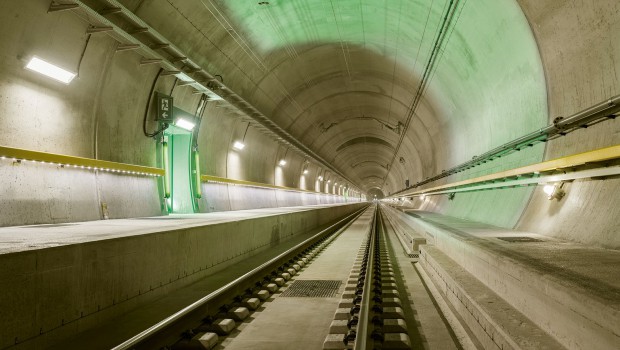 Suisse : plongée dans les entrailles du tunnel du Gothard