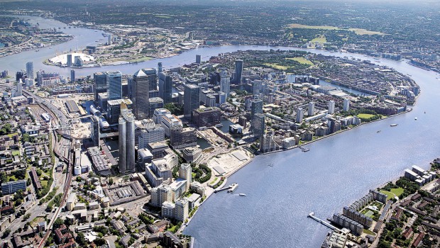 INSOLITE - Une érection étonnante dans le ciel de Londres