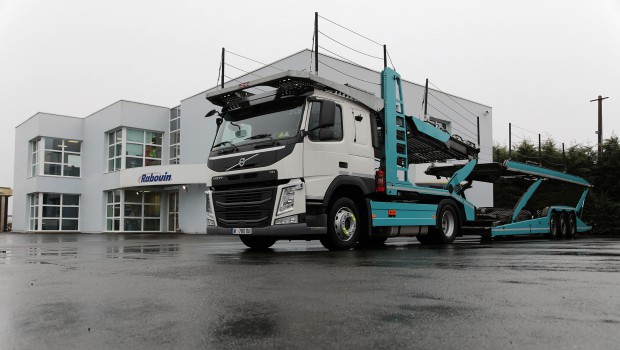 Un camion Volvo Trucks sur-mesure pour Transports Rabouin