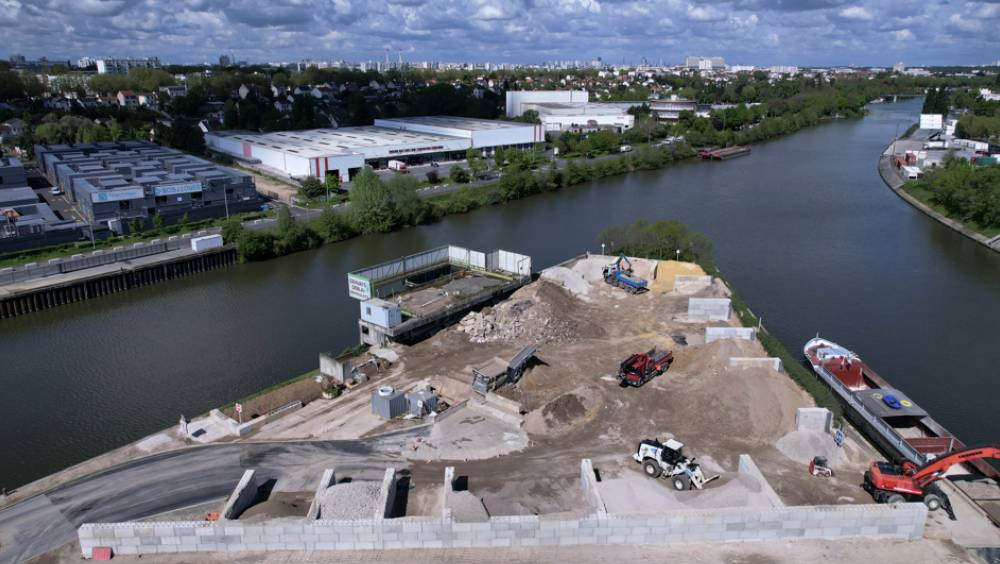 Un magasin de matériaux sur la Marne