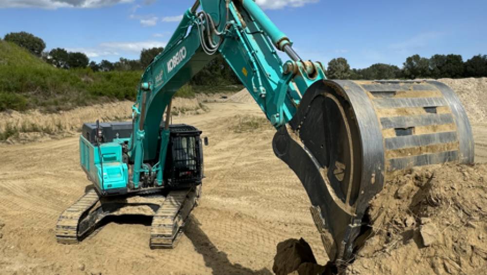 Kobelco poursuit la moisson