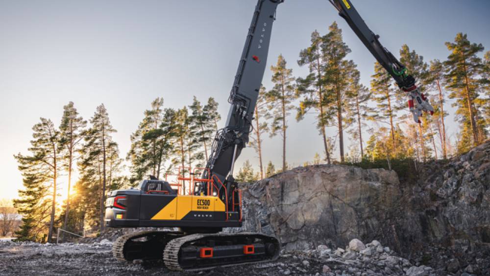 Volvo CE fait évoluer ses pelles de démolition High Reach