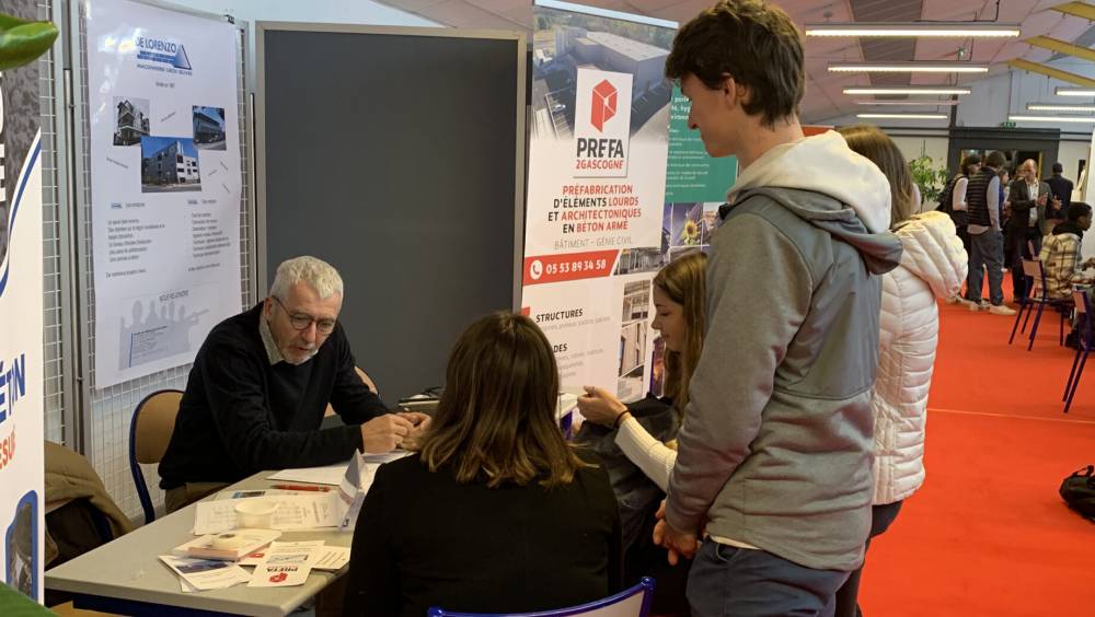 La Gironde parraine 130 étudiants de l’IUT de Bordeaux