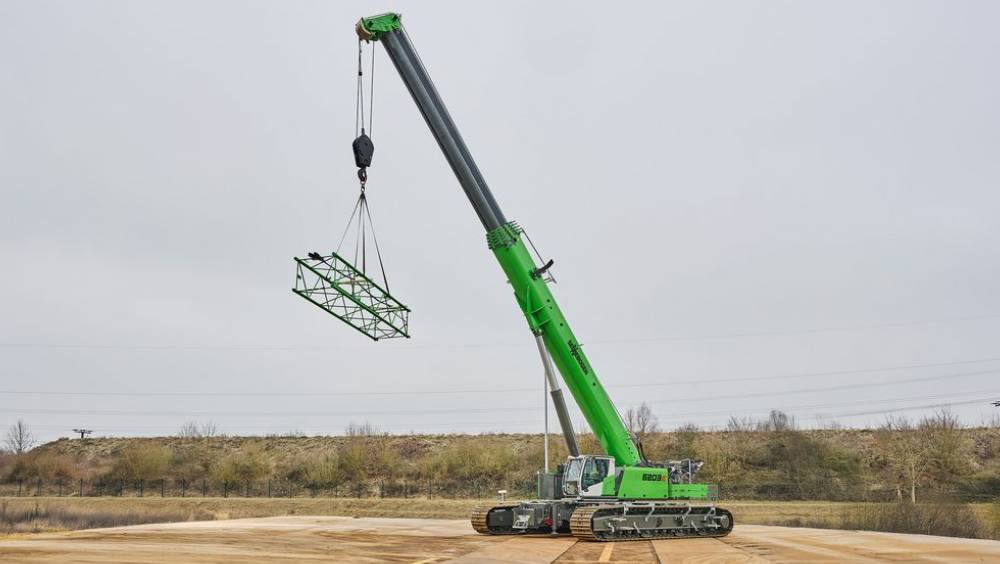 Sennobogen dégaine une grue télescopique sur chenilles de 200 tonnes