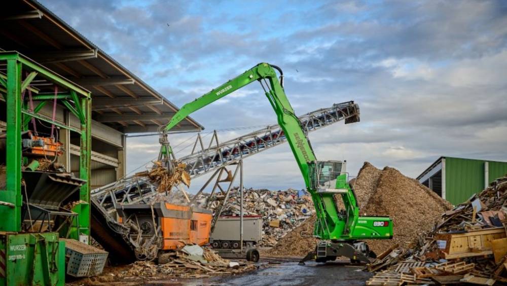 Sennebogen étoffe sa gamme de pelles de manutention de Série G