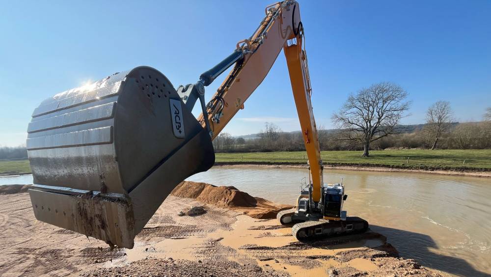 A la Sablière Cognard, Liebherr se jette à l’eau