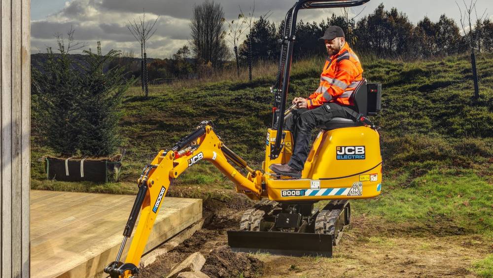 8008E CTS : JCB dégaine une micro-pelle électrique